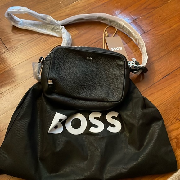 Hugo Boss scarlet cross body NWT - Picture 3 of 3